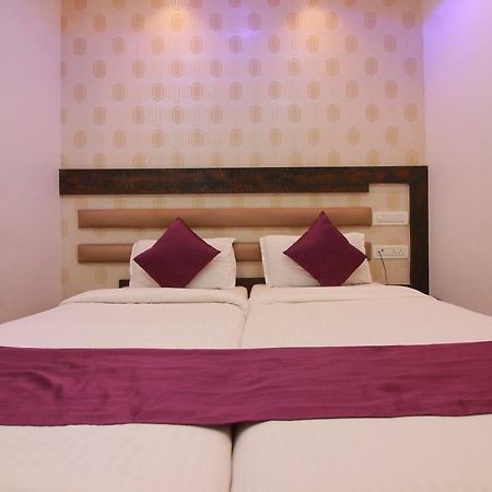 Hotel Modern Мумбаи Экстерьер фото