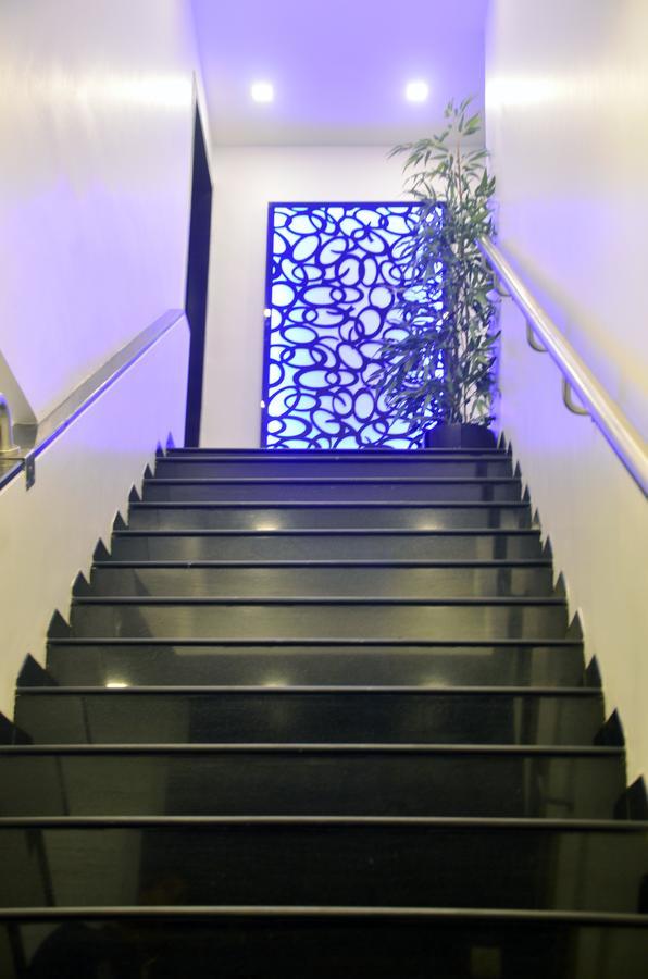 Hotel Modern Мумбаи Экстерьер фото