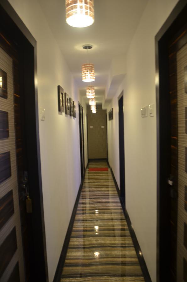 Hotel Modern Мумбаи Экстерьер фото