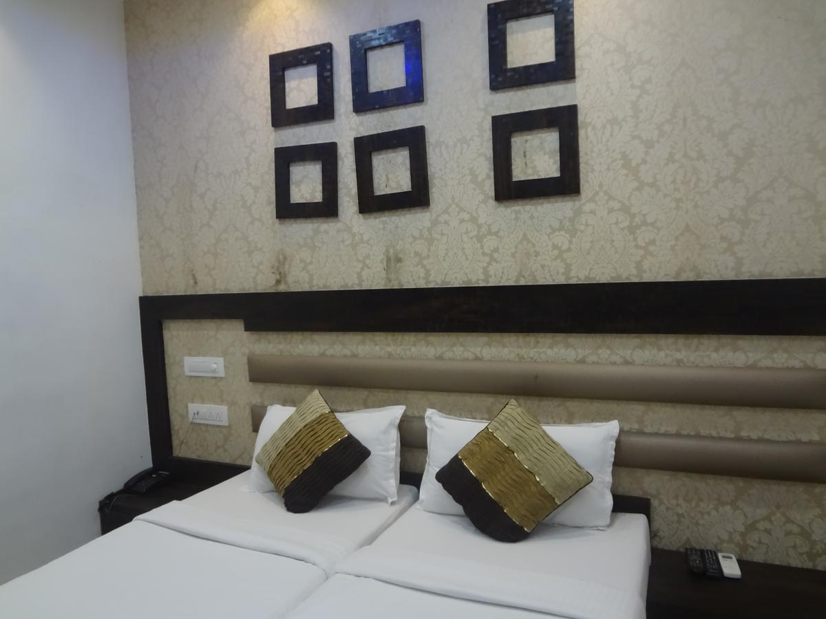 Hotel Modern Мумбаи Экстерьер фото