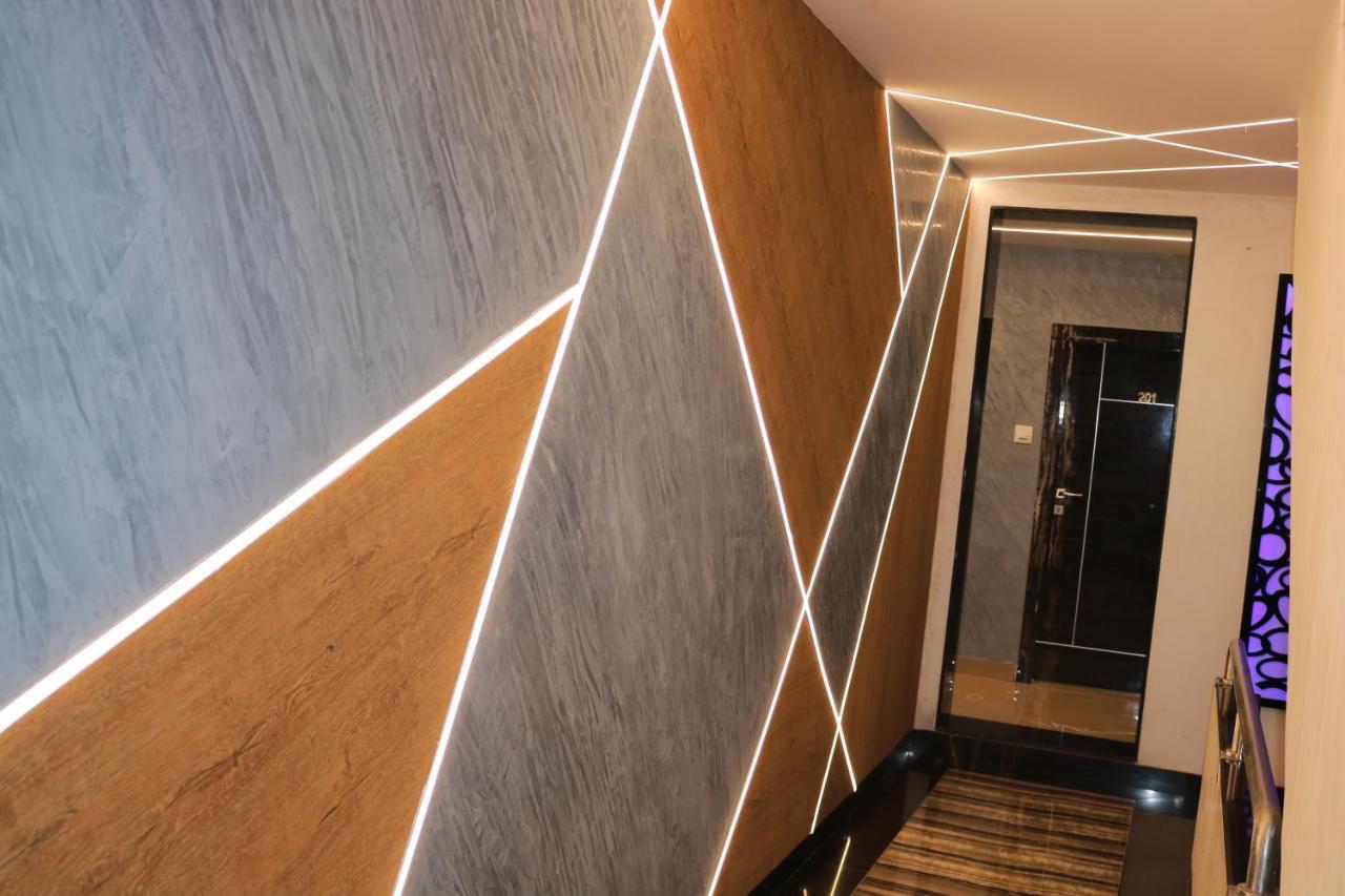 Hotel Modern Мумбаи Экстерьер фото