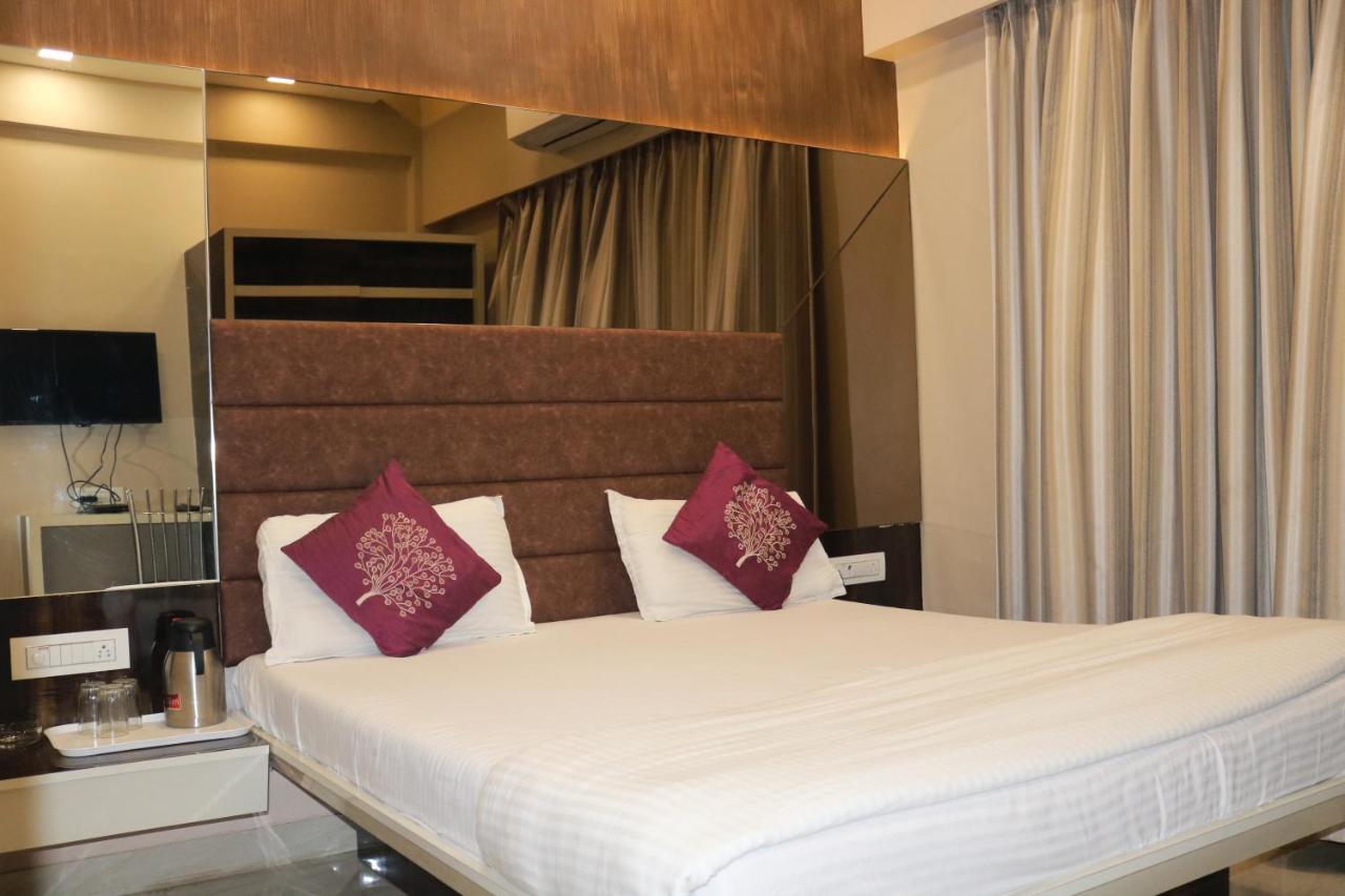 Hotel Modern Мумбаи Экстерьер фото
