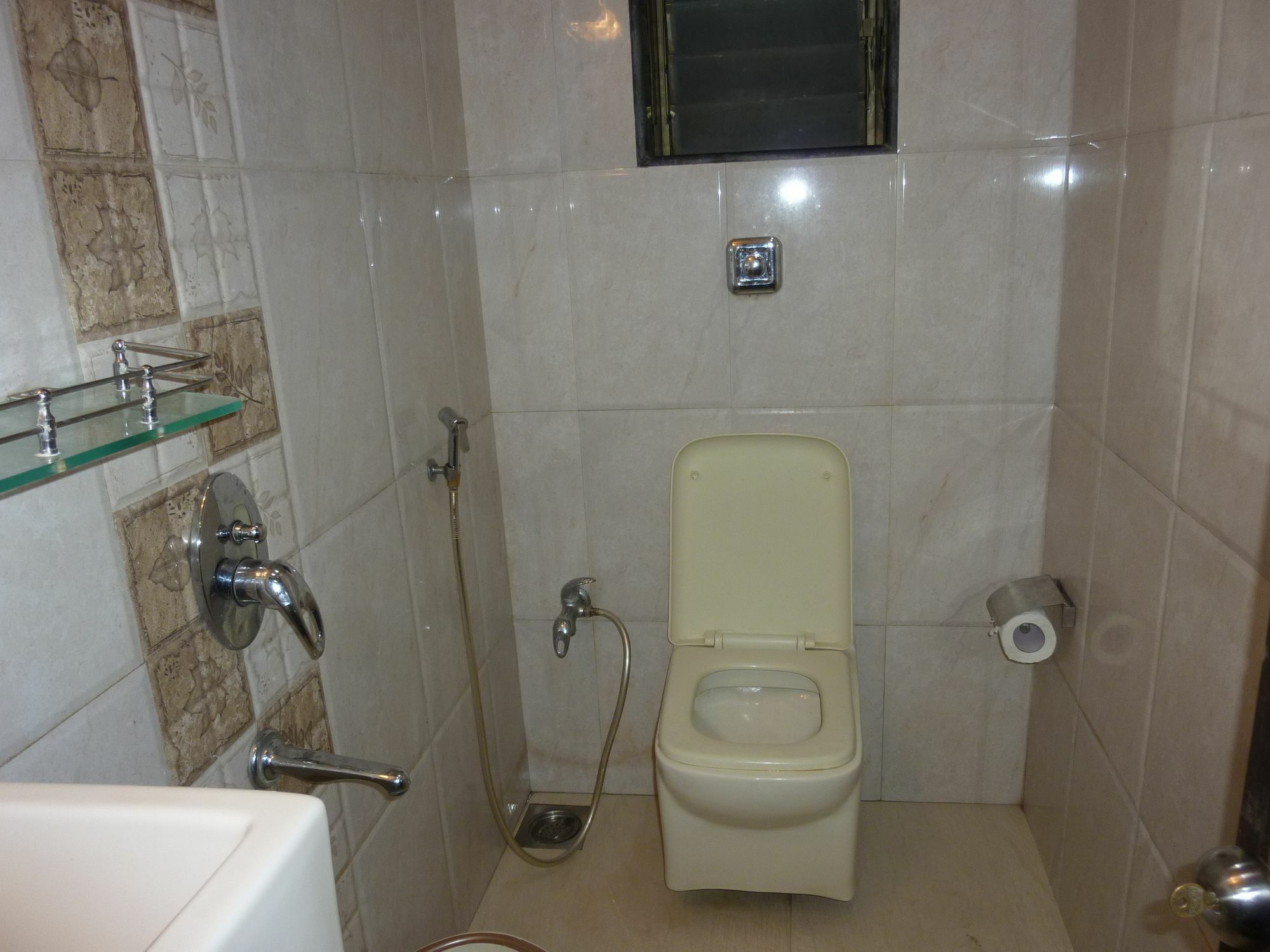 Hotel Modern Мумбаи Экстерьер фото