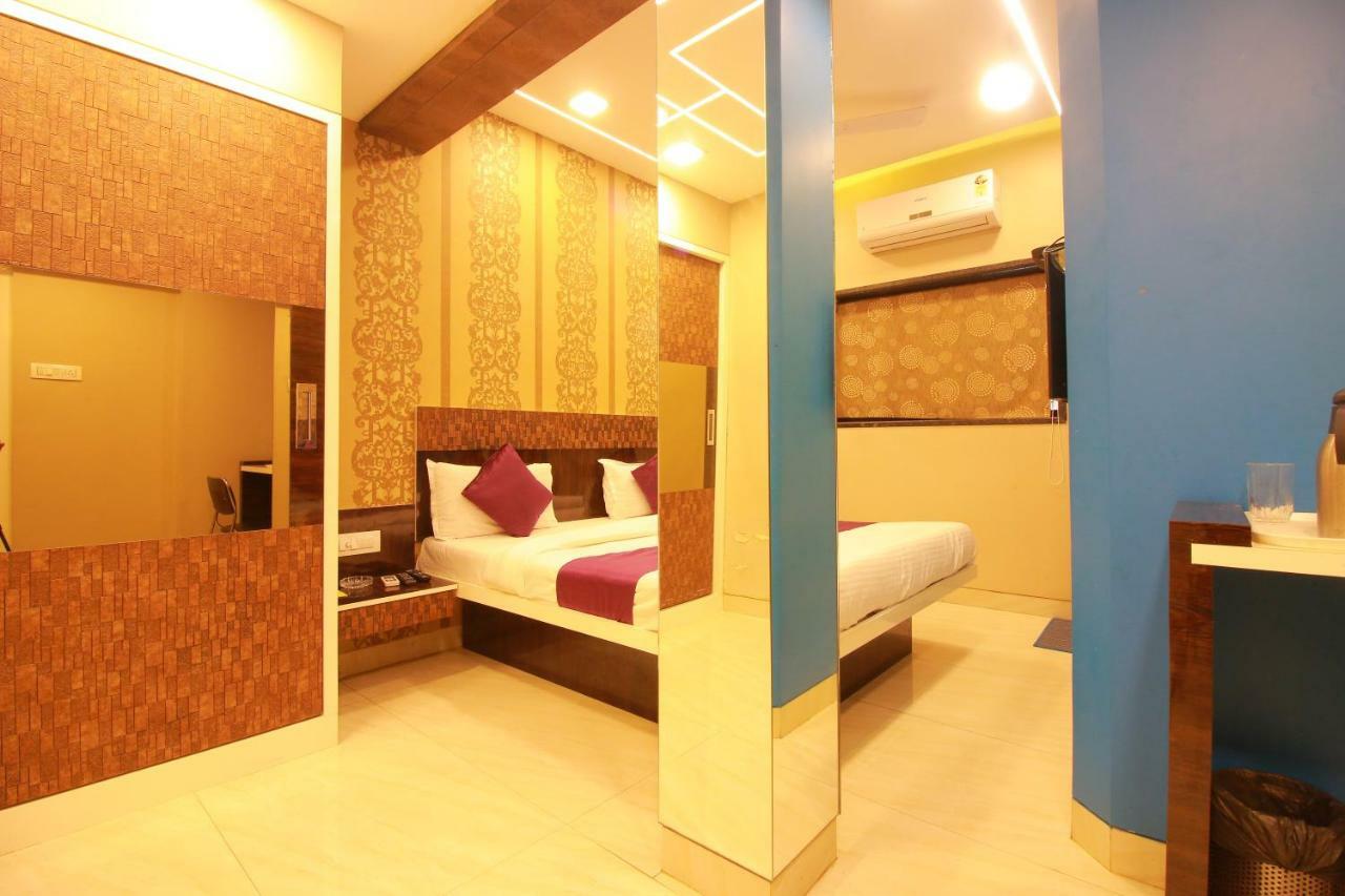 Hotel Modern Мумбаи Экстерьер фото