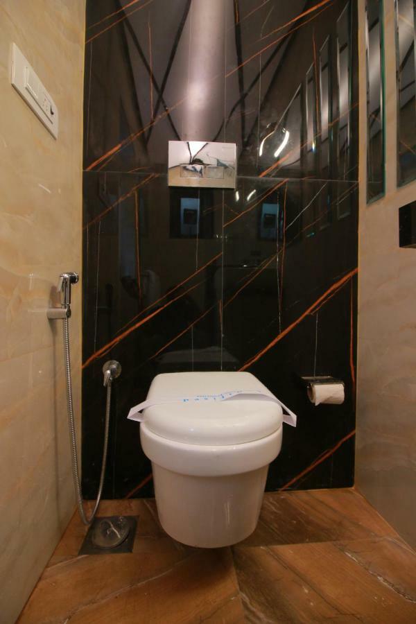 Hotel Modern Мумбаи Экстерьер фото