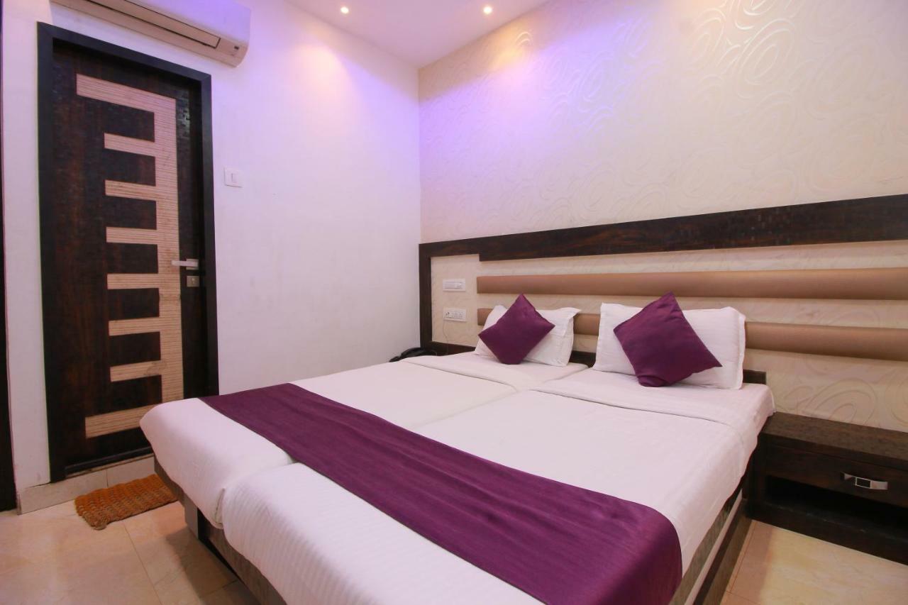 Hotel Modern Мумбаи Экстерьер фото
